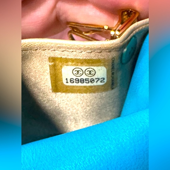 24 HR PRICE DROP!!  CHANEL CAMELLIA TURQUOISE LAMBSKIN QUILTED 6-KEY CASE - Picture 10 of 11